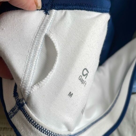 NWOT GapFit Blue White Cut Out Racerback Sports Bra -Size Med - Picture 7 of 8